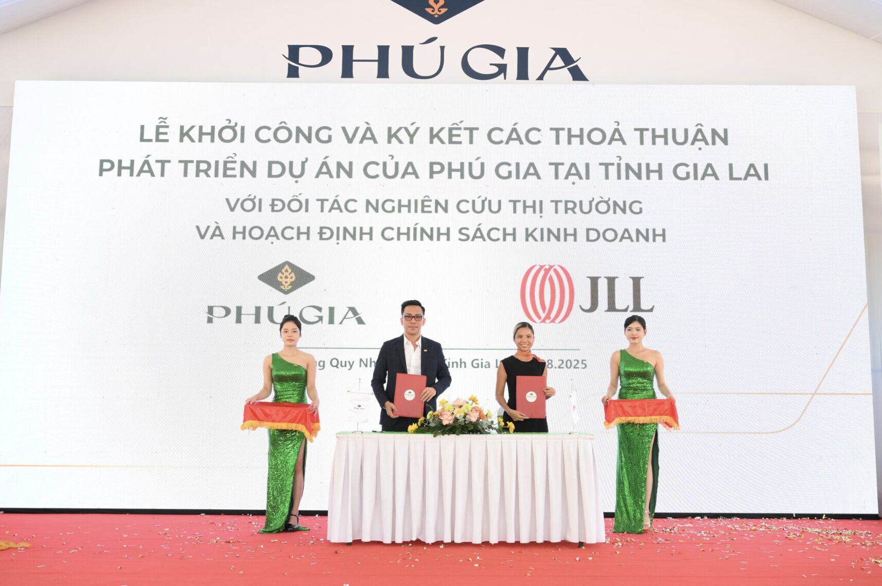 Tiến độ Phú Gia Royal Park Quy Nhơn: Đã xây đến đâu và khi nào bàn giao? 3 Lễ ký kết khởi công dự án Phú Gia Royal Park giữa chủ đầu tư và các đối tác