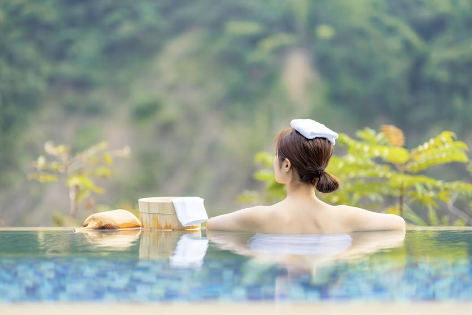 Top 10 Wellness Resort Tốt Nhất Việt Nam 1 bể onsen ngoài trời giữa rừng cảnh yên bình Nhật Bản