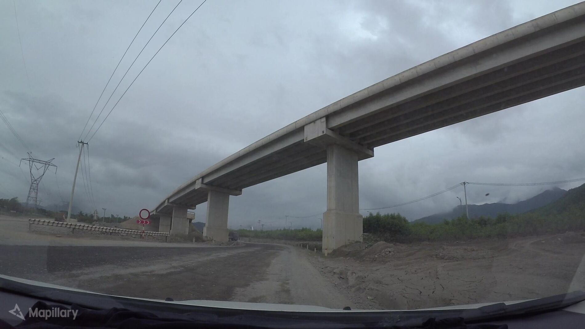 Công trường thi công đường cao tốc miền Trung Việt Nam