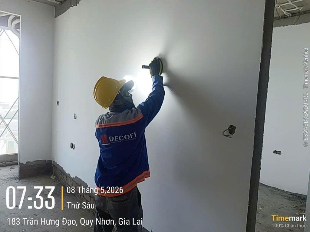 Tiến độ hoàn thiện mặt ngoài tòa tháp căn hộ Simona Heights