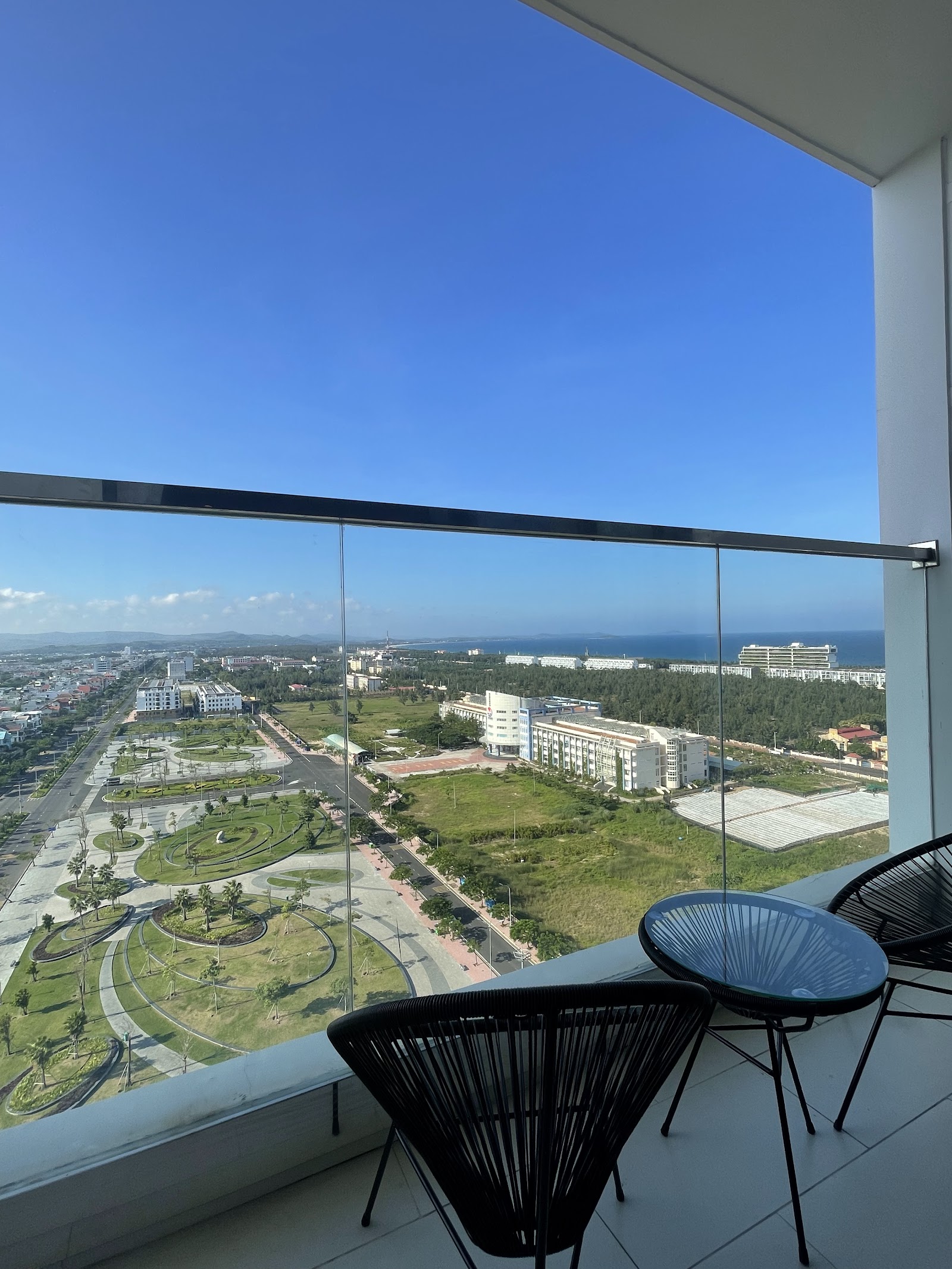 Ban công view biển tại APEC Mandala Wyndham Phú Yên