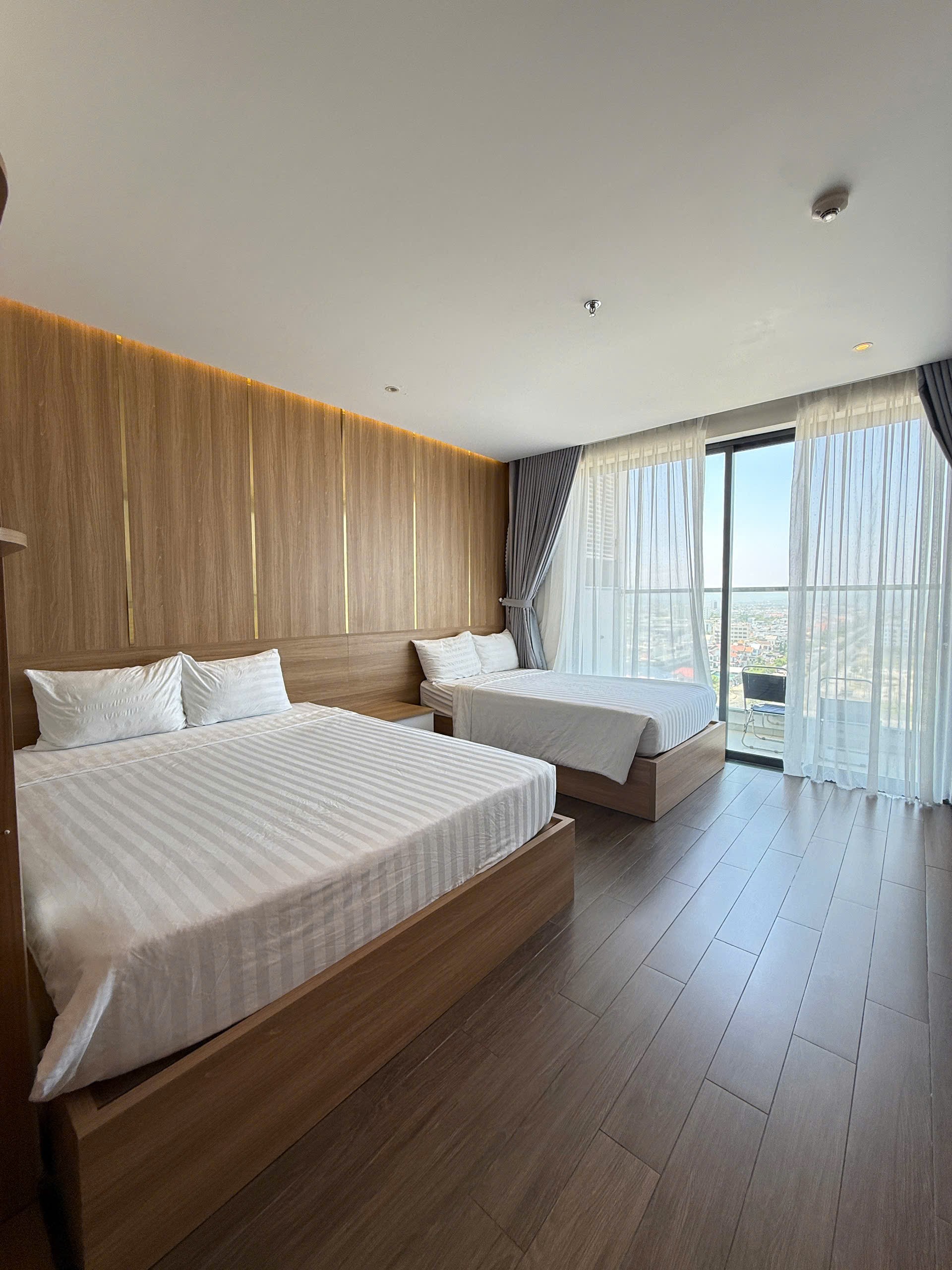 Phòng Seaview King Beachfront TMS Quy Nhơn