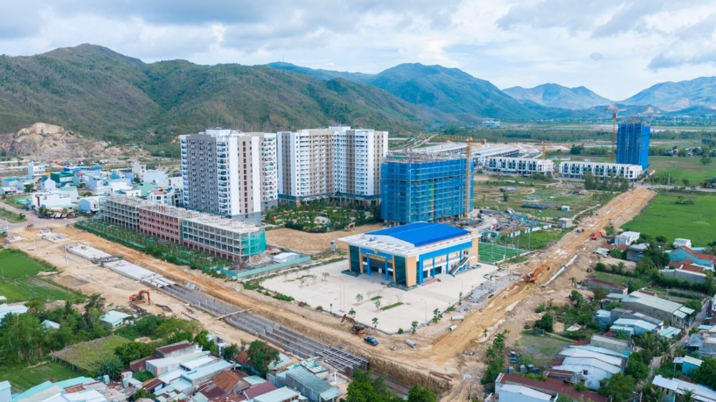 Toàn cảnh thực tế tiến độ xây dựng tổ hợp chung cư và nhà phố IEC Quy Nhơn