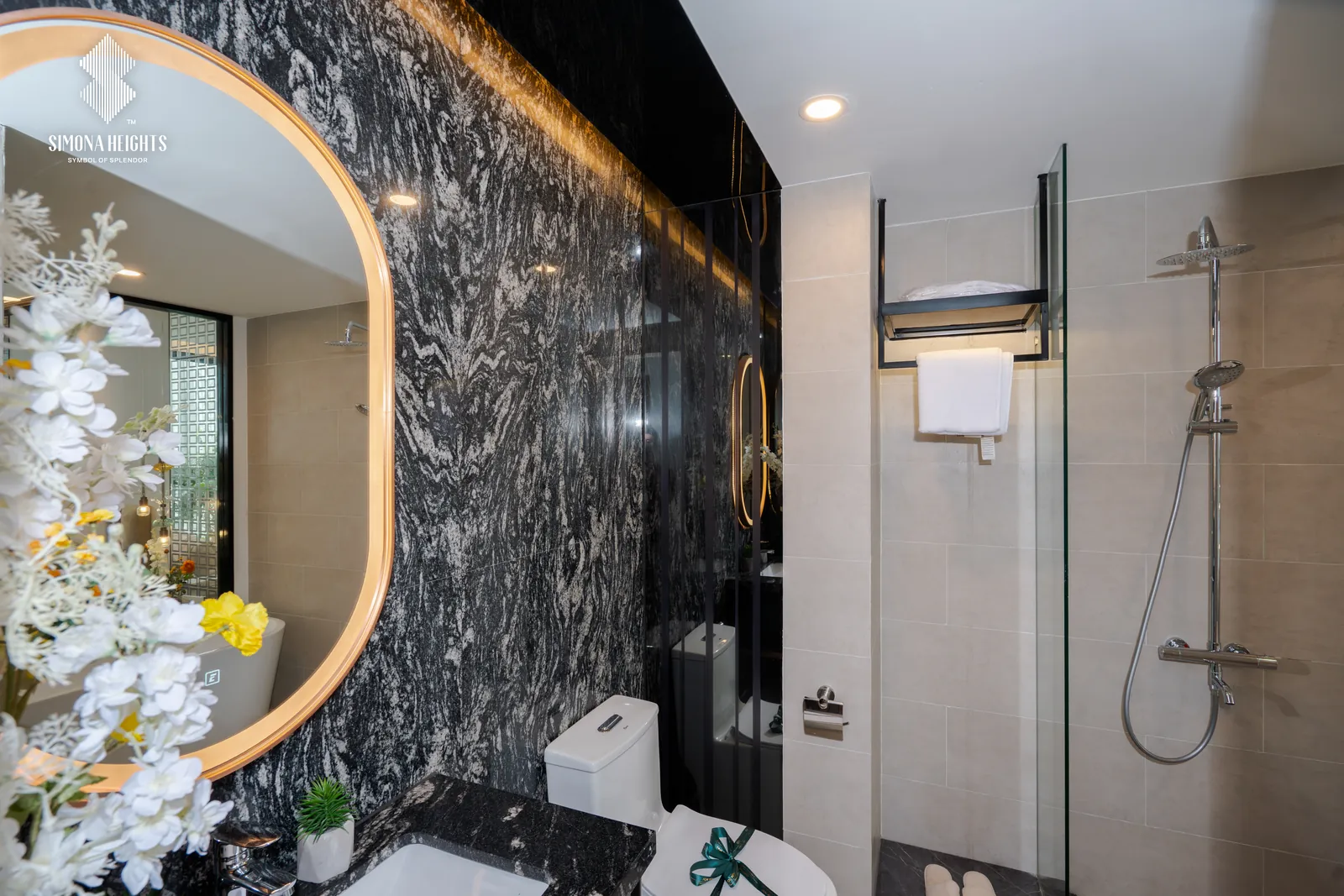 Ảnh căn hộ mẫu 3 phòng ngủ Simona Heights với phòng tắm